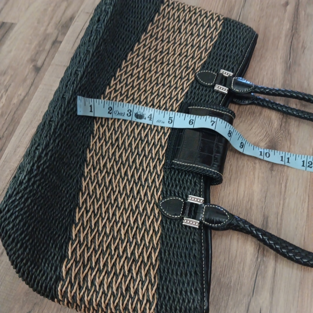 Woven Straw Tote Bag in Black and Tan - Picture 6 of 7